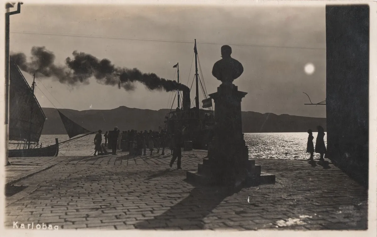 Steamboat in Karlobag port