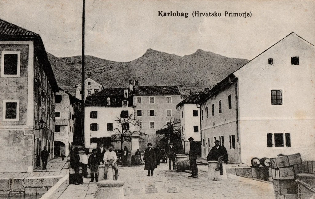 riva i ljudi u Karlobagu